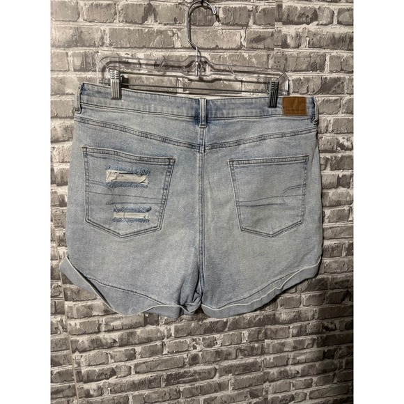 American Eagle Mom Short - Picture 2 of 5